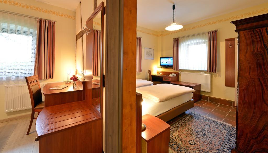 Hotel Schwarzes Ross Steinsfeld Pokój zdjęcie