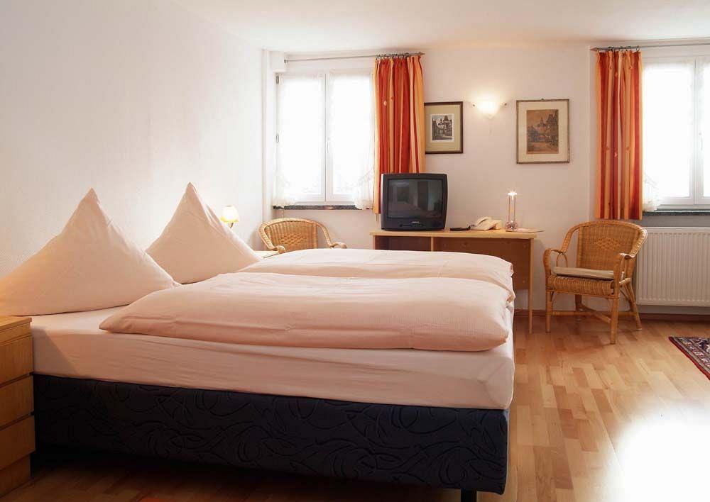 Hotel Schwarzes Ross Steinsfeld Zewnętrze zdjęcie